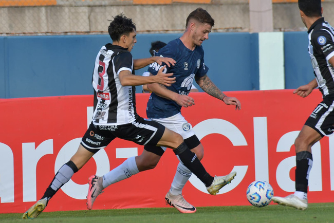 Góc chuyên gia soi kèo Estudiantes La Plata vs Independiente Rivadavia, 07h00 ngày 08/08 2 Màn thư hùng kịch tính Estudiantes La Plata vs Independiente Rivadavia